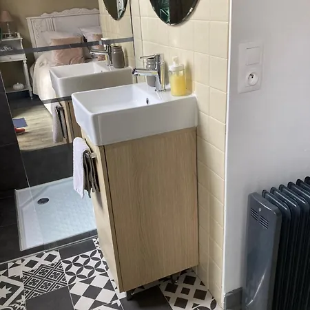 ベッド・アンド・ブレックファスト Des T 3*