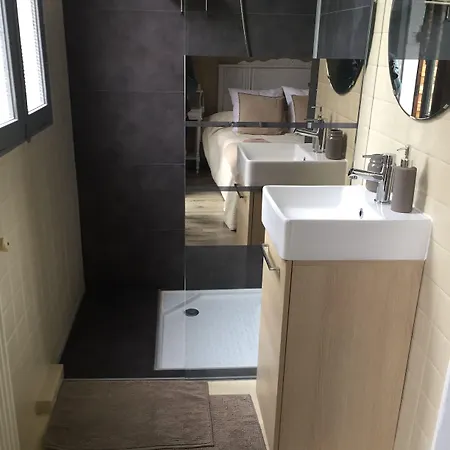 B&B Des T 아르카숑